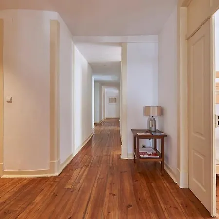 Stunning Near Chiado Apartman Lisboa