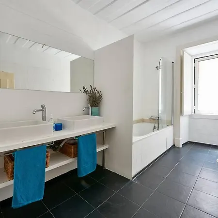 Stunning Near Chiado Appartement